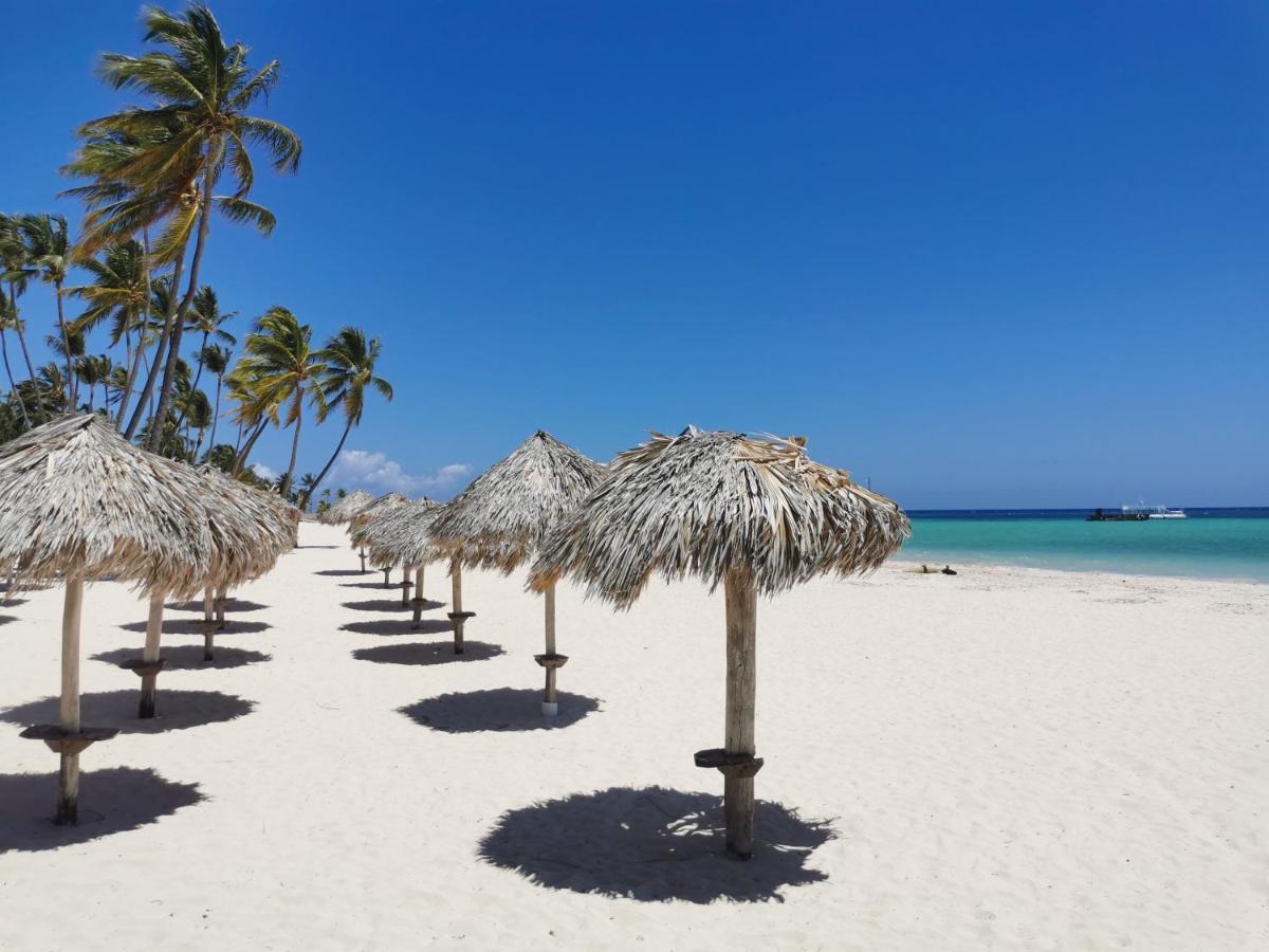 Sol Caribe Suites - Playa Los Corales - Beach Club, Wifi, Swimming Pool - Calle Aruba Пунта Кана Екстериор снимка