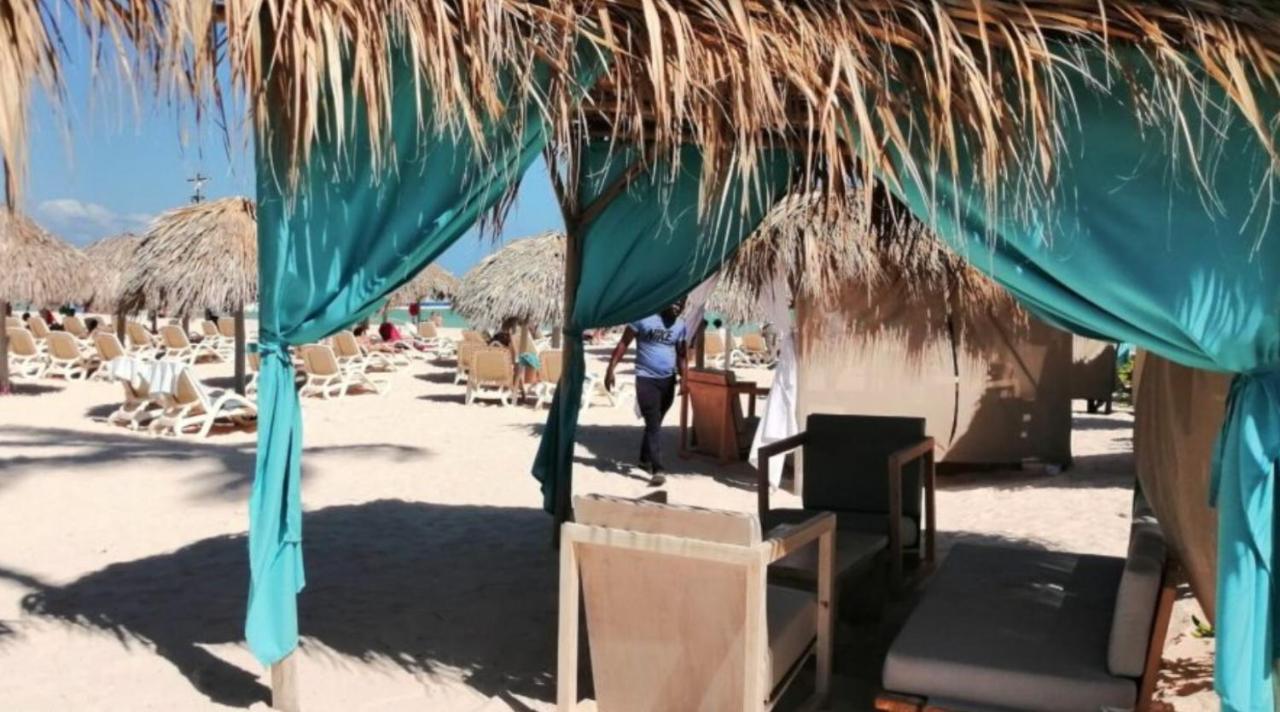 Sol Caribe Suites - Playa Los Corales - Beach Club, Wifi, Swimming Pool - Calle Aruba Пунта Кана Екстериор снимка